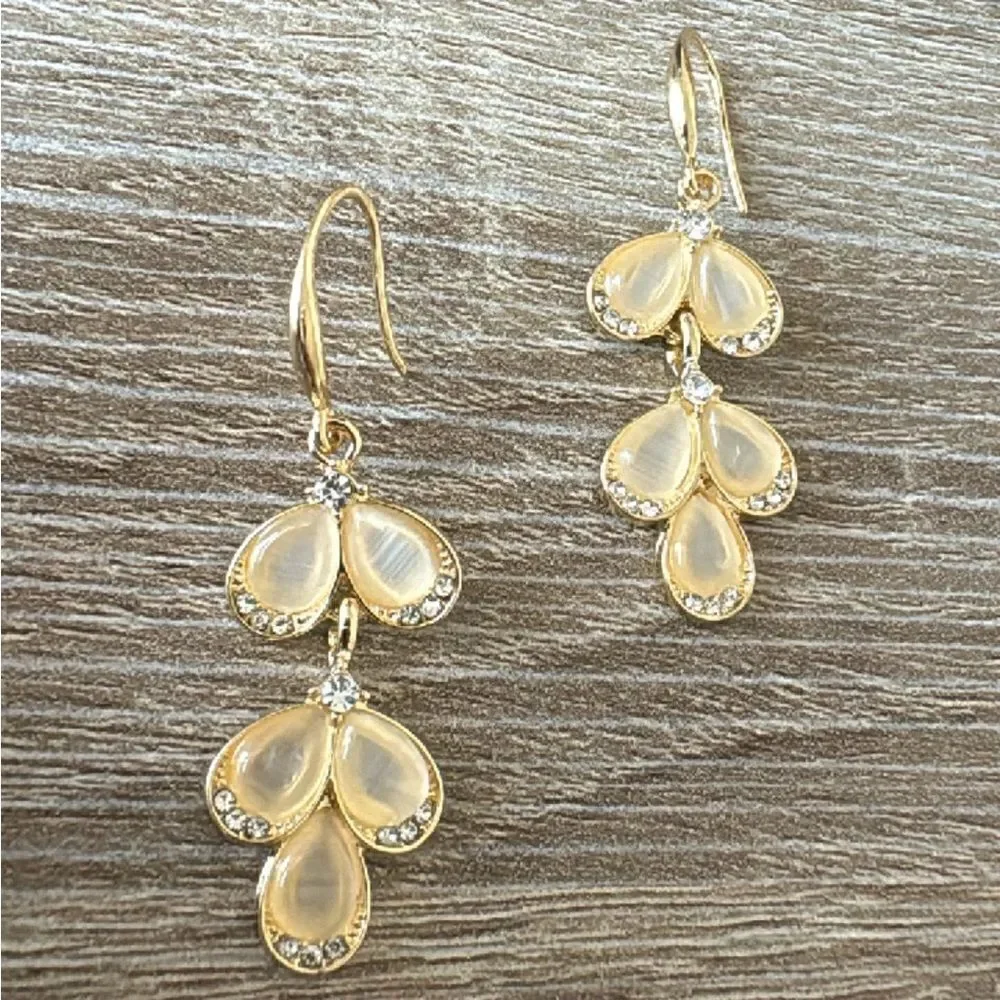 Vintage style drop earrings A779